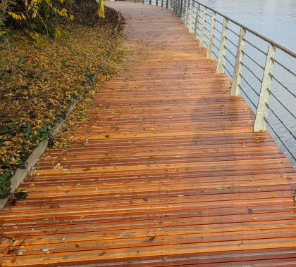 Wooden footbridge in Bilinga, Nancy, France